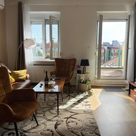 Heart Of The City Center 2 Rooms By Zazi Bratislava Exterior foto